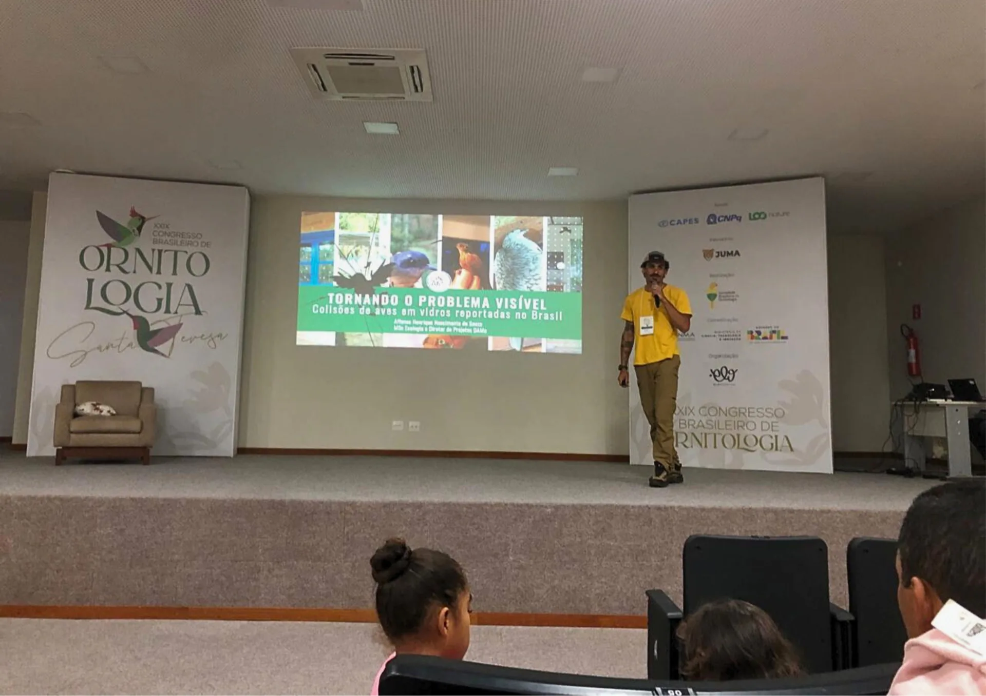 Apresentação sobre colisão de aves em vidros no Congresso Brasileiro de Ornitologia
